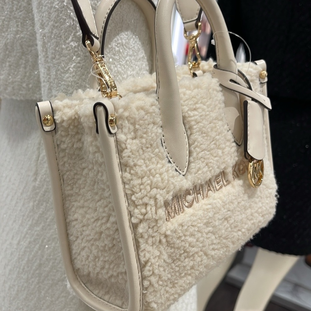 Michael Kors Mirella Extra-Small Sherpa XS SHOPPER XBODY
SHEARLING Crossbody TZ - Picture 3 of 16